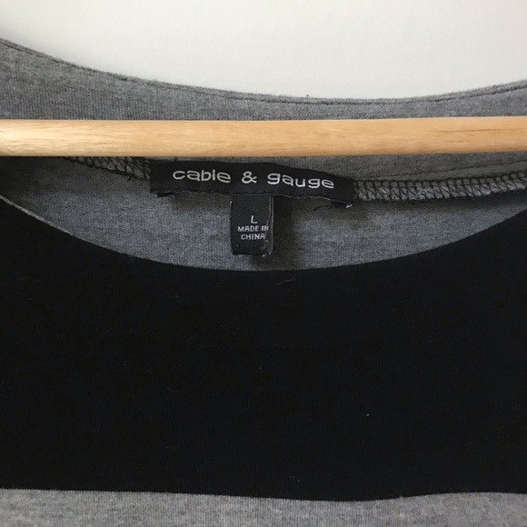 2/15$ Cable & Gauge 3/4 sleeve Top - Picture 2 of 4